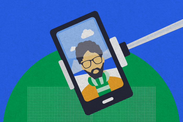 smartphone avec perche à selfie